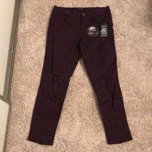 Distressed ankle jeans